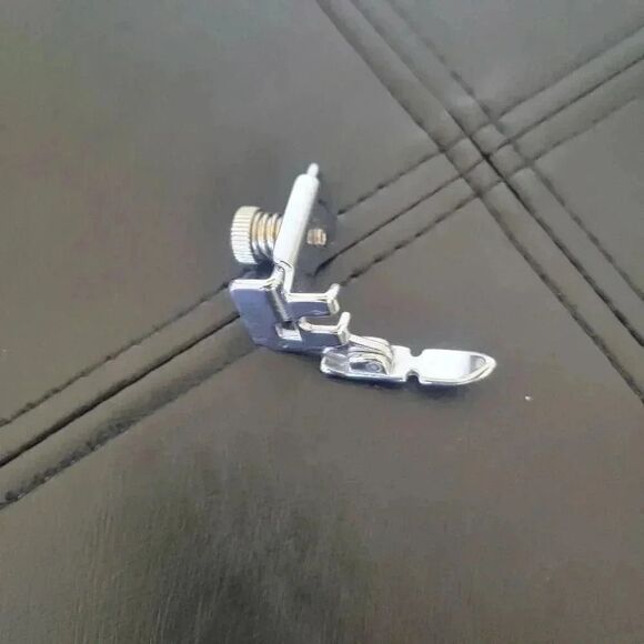 Sewing Machine Foot #55510 Low Shank Zipper/Cording Adj Hinged Foot - Picture 2 of 7